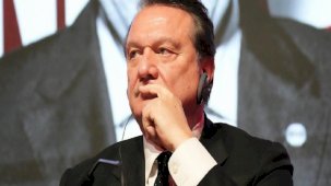 Fernando Santos'un imza töreninde gerginlik! Hasan Arat ve gazeteci...