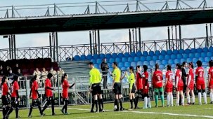 Futbolda büyük başarı! Gedizli kızlar birinciliği yine kimseye bırakmadı