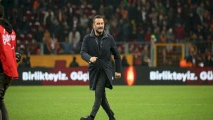 Galatasaray'da Okan Buruk'tan Sacha Boey cevabı! Transfer mesajı