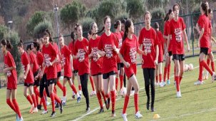 Geleceğin Yıldız Kızları kampa girdi