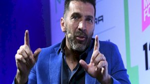 Gianluigi Buffon: Futbolda kale boyutları büyütülmeli