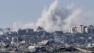 İsrail askerleri Gazze'de sığınmacı çadırlarını yaktı