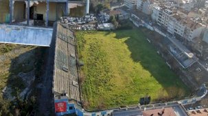 İstanbul'da kaderine terk edilen stadyum! 9 yıldır in cin top oynuyor