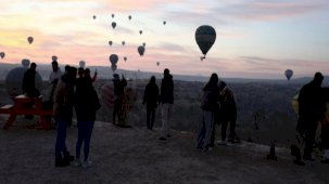 Kapadokya'da görsel şölen! Yeni yıl heyecanı başladı