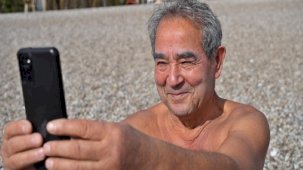 Kıskandıracak selfie! Antalya’ya gelen gurbetçi, Almanya’daki ailesine nispet yaptı