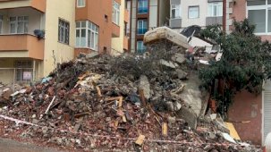 Maltepe’de korku dolu anlar! Bina yıkım esnasında çöktü