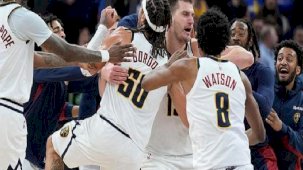 Nikola Jokic'ten son saniyede inanılmaz sayı! Denver Nuggets'a galibiyeti getirdi