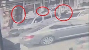 Otomobilden inip, maskeleri taktılar! Hedeflerinde kilolarca altın var