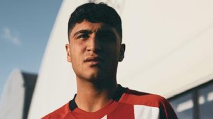 Phil Giles: Yunus Emre Konak heyecan verici bir oyuncu!