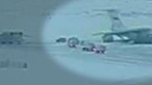 Rusya görüntüleri yayınladı! Ukraynalı savaş esirleri uçağa böyle binmiş