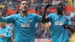 Sivasspor, Kayserispor deplasmanında üç puanı 3 golle aldı
