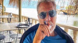 Şovmen Mehmet Ali Erbil kendisinden 40 yaş küçük sevgilisi Gülseren Ceylan'la barıştı