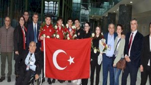 Sürat pateni milli sporcularına coşkulu karşılama!