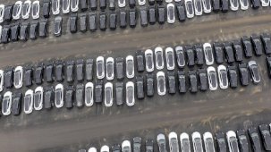 Tesla, Çin'de satılan 1,6 milyon elektrikli aracını geri çağırdı