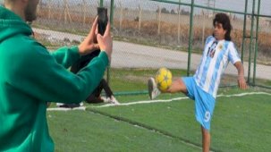 Urfalı Maradona sahalara indi! Böyle benzerlik dünyada görülmedi