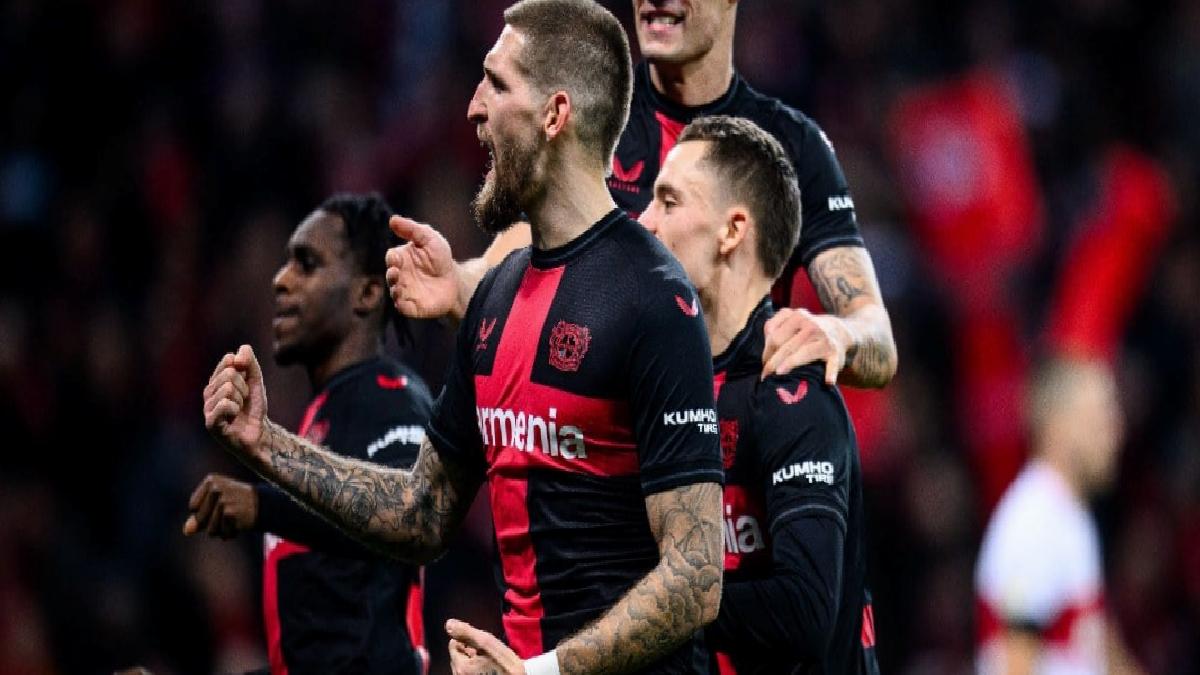 30 maçtır yenilmeyen Bayer Leverkusen, 90'da turladı