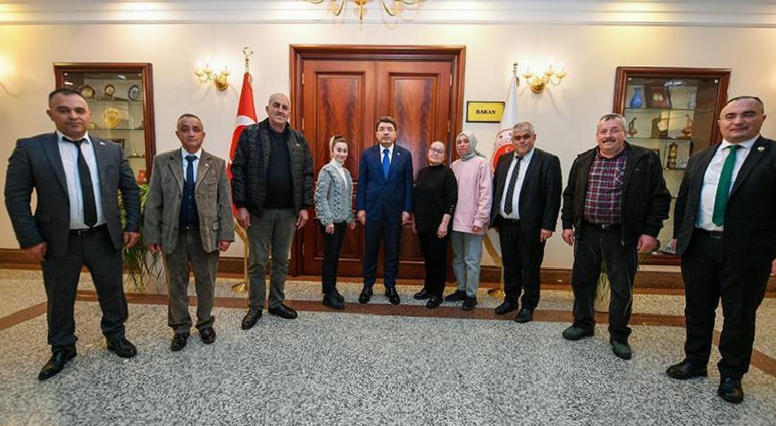 Adalet Bakanı Tunç maden şehitlerinin ailelerini ağırladı