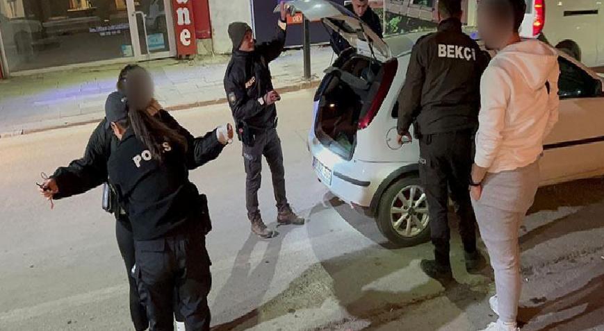 Aksaray polisinden şok uygulama! Didik didik aradılar