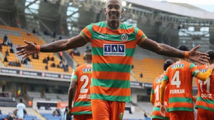 Alanyaspor’da ayrılık! Yeni transfer geldiği gibi gitti