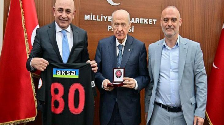 Bahçeli, Fatih Karagümrük Spor Kulübü'nün yöneticilerini kabul etti