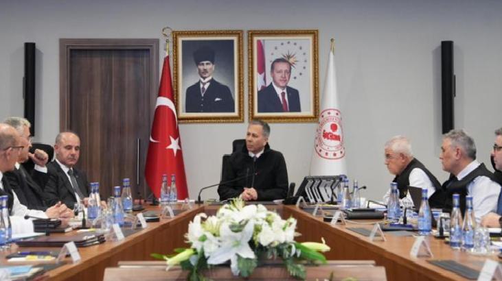 Bakan Yerlikaya'dan güvenlik toplantısı! Açıklama yaptı