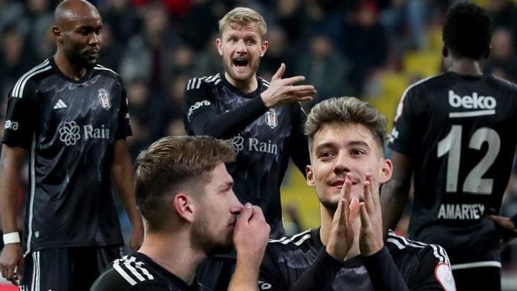 Bilal Meşe, Beşiktaş'ın yeni liderini açıkladı! 'İki ayağını eli gibi kullanıyor'