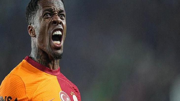 Canlı yayında Zaha'yı sinirlendirdi! Telefona sarıldı