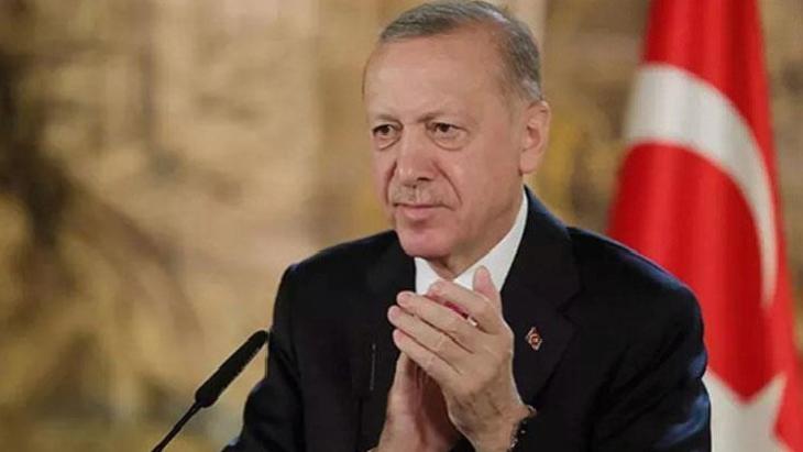 Cumhurbaşkanı Recep Tayyip Erdoğan, milli güreşçileri tebrik etti