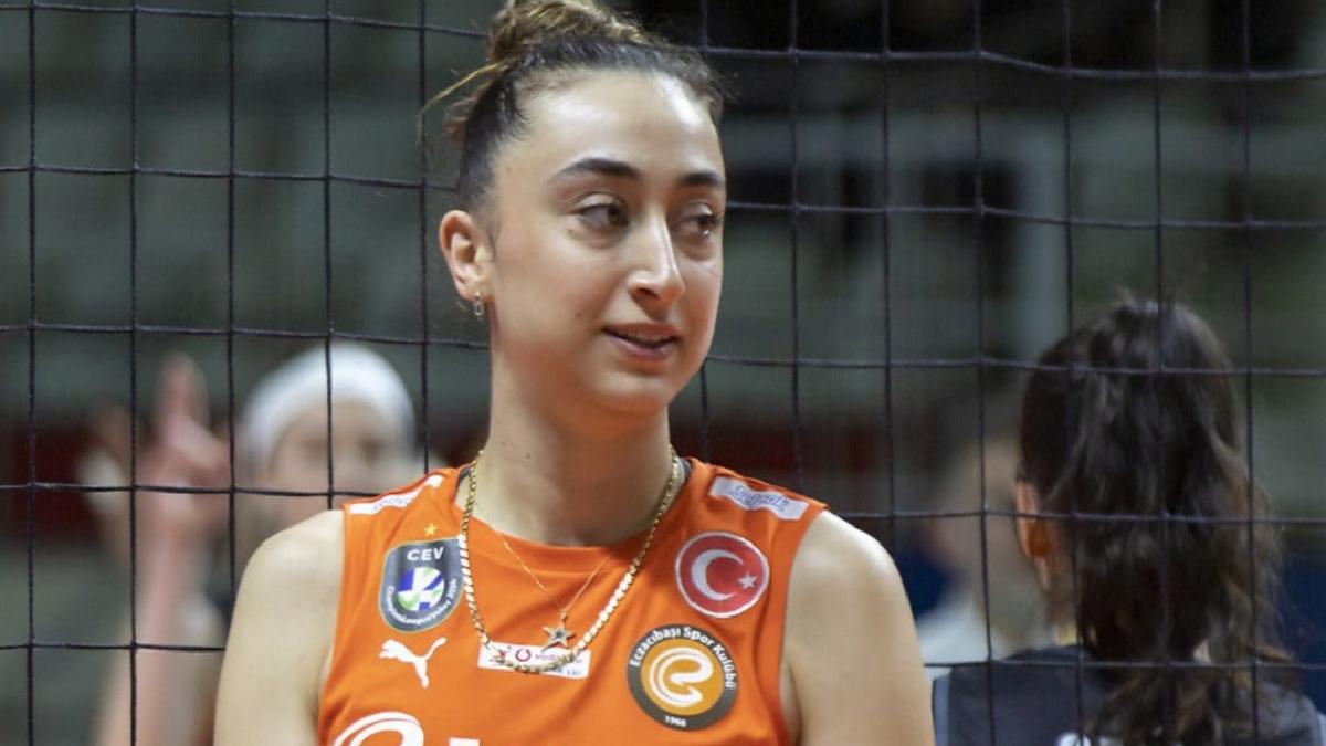 Eczacıbaşı'nda ayak bileğinden sakatlanan Elif Şahin'in tedavisi sürüyor