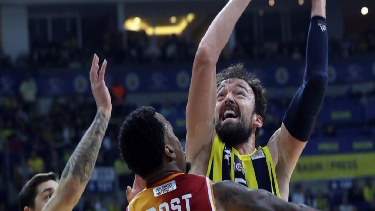 Fenerbahçe, basketbol derbisinde Galatasaray'ı farklı yendi