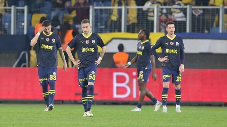 Fenerbahçe'de büyük pişmanlık! İki yıldız mumla arandı