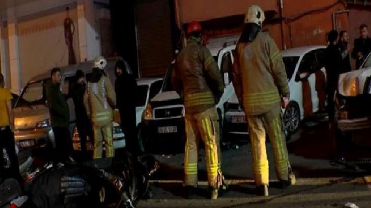 Kontrolden çıkan otomobil, 3 araç, 1 motosiklet ve yayalara çarptı