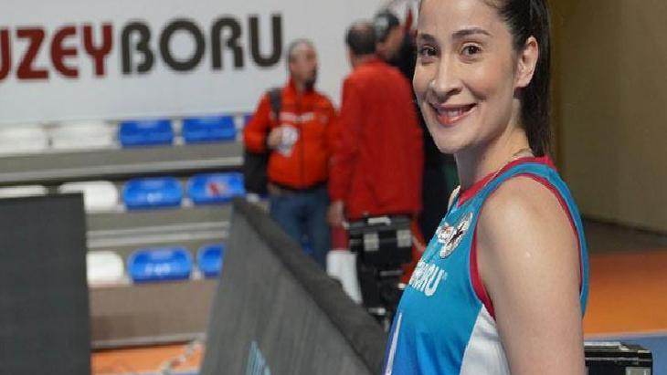 Kupa Voley maçında Tuğba Şenoğlu'nun sakatlığı korkuttu!
