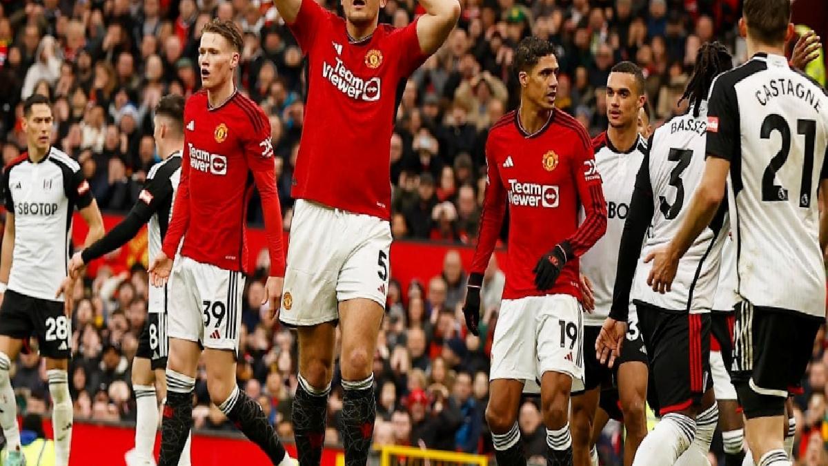 Manchester United, evinde Fulham'a yenildi