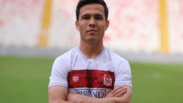 Sivasspor, Azizbek Turgunboev'i kadrosuna kattı!