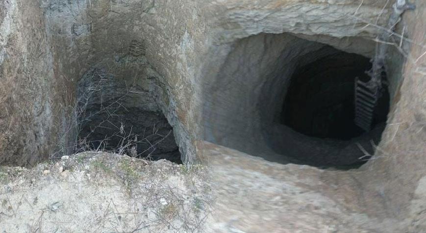 Şoke eden olay! Hızını alamayan defineciler 30 metre kuyu kazdı