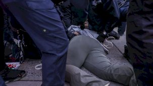 ABD'de Filistin'e destek gösterisine katılanlara polisten sert müdahale