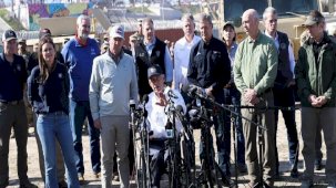 ABD'de sınır kriz büyüyor: 14 eyalet valisi Biden'a karşı gövde gösterisi yaptı