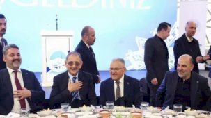 Bakan Özhaseki Kayseri'de iş insanlarıyla buluştu