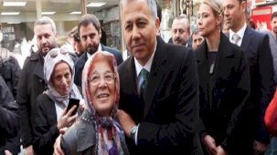 Bakan Yerlikaya'dan Üsküdar'da esnaf ziyareti