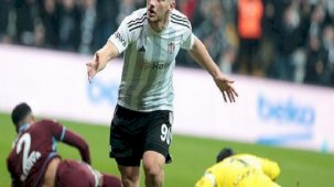 Beşiktaş'ta Semih Kılıçsoy’a ipucunu Santos verdi!