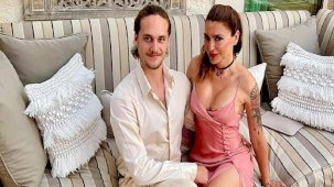 Bilge Öztürk kendisinden 22 yaş küçük aşkı için şef bıçağı aldı! Daren yemeklerimi seviyor