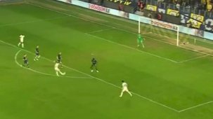 Chatzigiovanis, Fenerbahçe'ye slalom gol! Savunmayı ipe dizdi