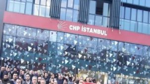 CHP İstanbul İl Başkanlığı önünde Turan Hançerli protestosu