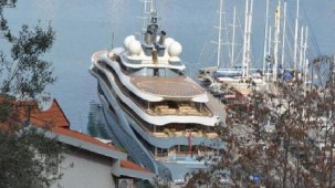 Dünyanın en zengin iş insanlarından birinin yatı Fethiye'de! İçinde yok yok