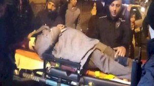 Ehliyetsiz sürücü, yolun karşısına geçmeye çalışan aileye çarptı