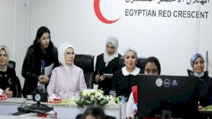 Emine Erdoğan Mısır Kızılayı’nı ziyaret etti: Gazze’ye yardım için mücadelemizi sürdüreceğiz