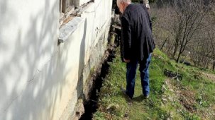 Evleri parça parça yutuyor! AFAD ekipleri geldi