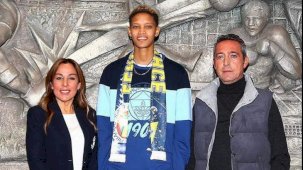 Fenerbahçe'de Melissa Vargas ve Ali Koç bir araya geldi