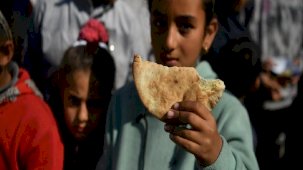 Filistinli çocuklar, İsrail işgali altındaki gıda krizini protesto etti